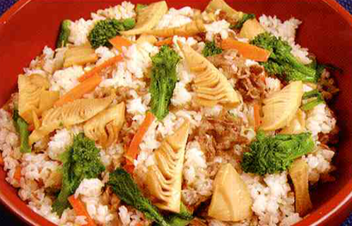 タケノコと牛肉の混ぜずしとのっぺい汁