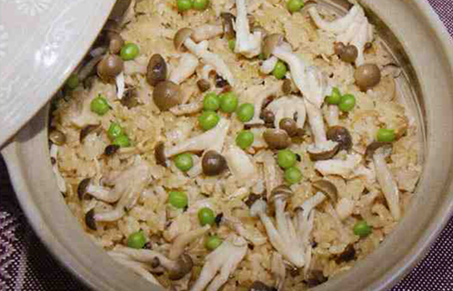 シメジご飯とイワシ団子のみそ汁