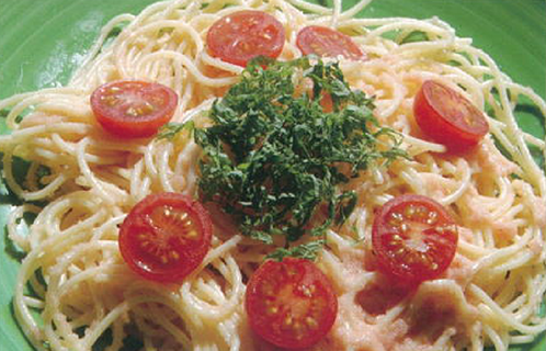 冷製・めんたいパスタと鶏肉のカレーマリネ