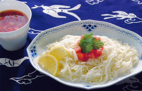 トマトそうめんとカボチャとベーコンの煮物