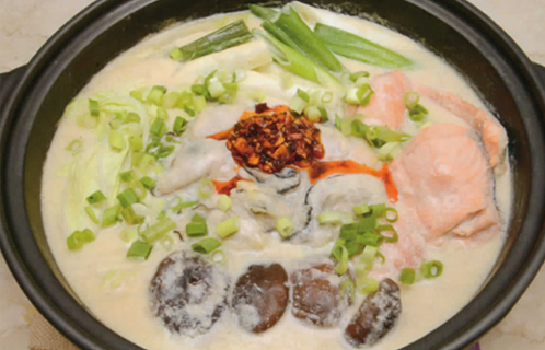 白ごま風味の豆乳鍋と干し柿入り紅白なます