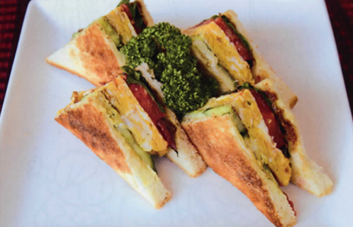 ふわふわ卵の和風サンドとカラフル∴ピクルス