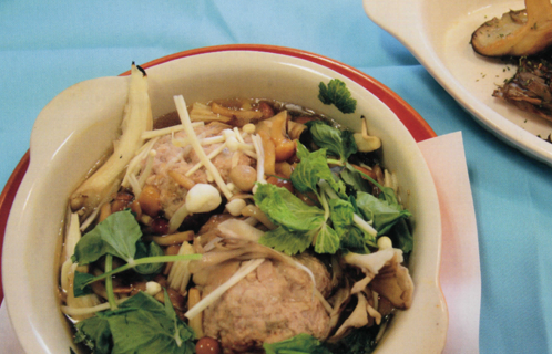 きのこたっぷり和風ハンバーグといろいろきのこのマリネ